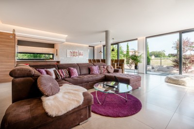 Luxury villa of modern design and style 12