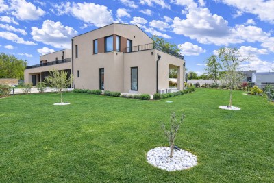 Moderne Villa mit Pool, Sauna und gepflegtem Garten – ruhige Lage nahe Poreč 4