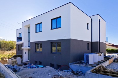 Moderno appartamento con vasca idromassaggio sulla terrazza e vista mare vicino a Parenzo - nella fase di costruzione 2