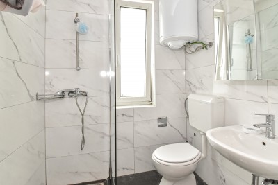 Šarmantna kamena kuća s pomoćnim objektom na prostranom zemljištu 15