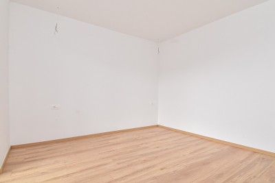 Modernes Apartment im 1. Stock mit zwei Terrassen mit Meerblick, nur 700 m vom Meer und dem Yachthafen entfernt 19