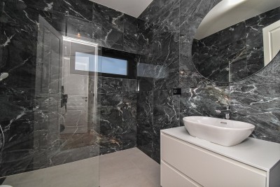 Ekskluzivna vila u istarskom stilu s bazenom i privatnošću 27