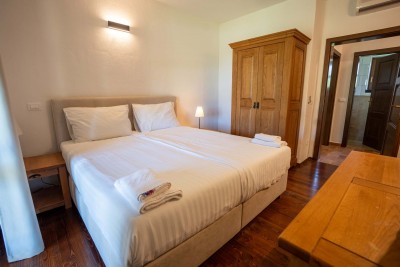 Istarska vila s bazenom u mirnom okruženju i pogledom na more 13