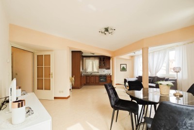 Exclusive!!! Newly renovated apartment in a prime location in Poreč, 200m from the sea