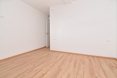 Modernes Apartment im 1. Stock mit zwei Terrassen mit Meerblick, nur 700 m vom Meer und dem Yachthafen entfernt 14