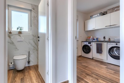 Poreč okolica | Moderna vila s bazenom i krovnom terasom | 168 m² | Novogradnja 2023 12