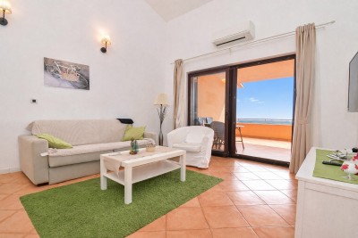 Kuća u nizu s fantastičnim panoramskim pogledom na more i zajedničkim bazenom 6