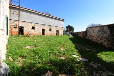 Istrian estate in a quiet location with lots of potential 5