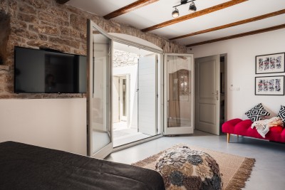 Središnja Istra, Obnovljena kamena vila s bazenom 16