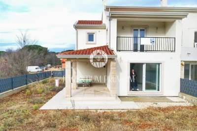 Semi-detached house near the city center and beaches