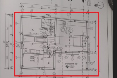 Kuća u nizu s pogledom na more i prostranom okućnicom od cca. 400 m²