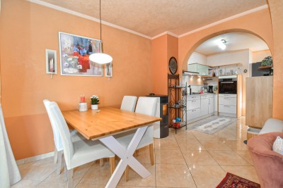 Casa con due appartamenti e un bel curato cortile 8