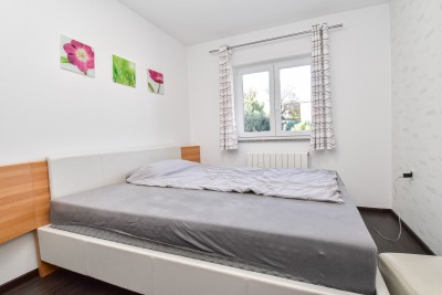 Ekskluzivna kuća – oaza mira s bazenom i garažom 25