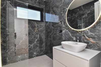 Ekskluzivna vila u istarskom stilu s bazenom i privatnošću 18