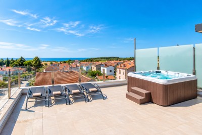Novigrad – Penthouse s krovnom terasom i pogledom na more 32