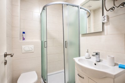 Novigrad area, stone terraced house 800 m from the sea 14