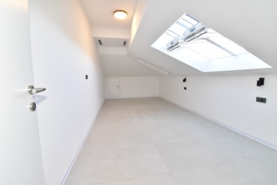 Luxury penthouse in the city center with a fantastic terrace and sea view 15