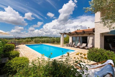 TOP A villa with a beautiful view of the sea and the countryside 3