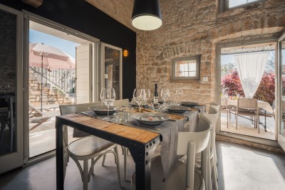 Središnja Istra, Obnovljena kamena vila s bazenom 2