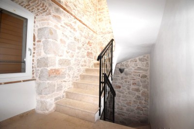 OPPORTUNITY! Renovated apartment with a balcony in the heart of the old town 17