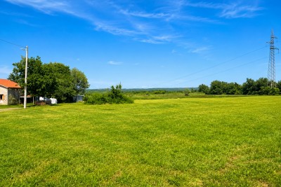 Poreć, građevinsko zemljište od 704m2 3