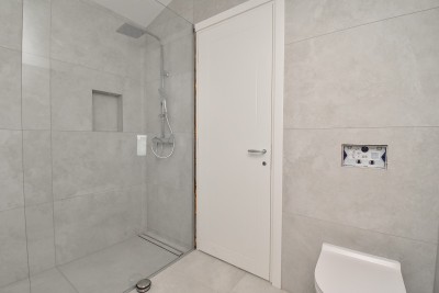 Moderna vila s štirimi spalnicami, le 3 km od središča Poreča - v fazi gradnje 24