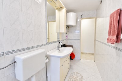 Stan u samom centru grada, svega 30 m od rive i mora 12