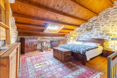 Poreč okolica – šarmantna kamena kuća s bazenom 11