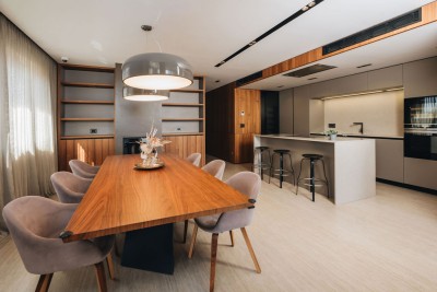 Novigrad – Luksuzni penthouse s terasom i pogledom na more 14
