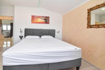 Ekskluzivna kuća na osami s bazenom i prostranom okućnicom 19