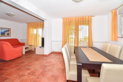 Ekskluziva! Dvojna kuća s bazenom i pogledom na more 12