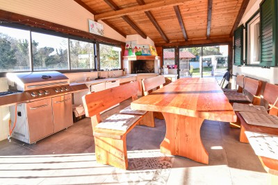 Ekskluzivna kuća – oaza mira s bazenom i garažom 35