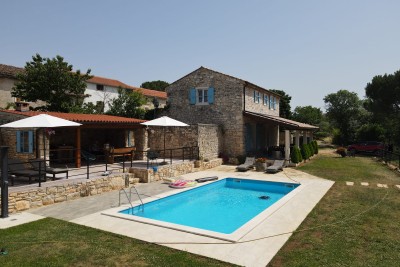 Istrian property with two houses and a lot of potential 5