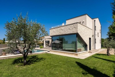 Moderna vila s pogledom na more u Poreču 2