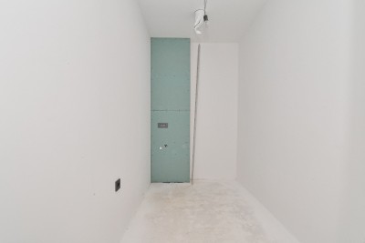 Luksuzan stan na 1. katu s prostranom natkrivenom terasom – mirna lokacija, 3 km od mora 27