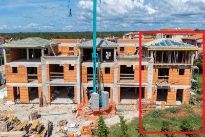 Mediterranes Endreihenhaus mit Garten – ruhige Lage, 2 km vom Meer und dem Zentrum von Poreč entfernt - in Bau 11