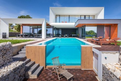 Juwel der Adria: Hervorragende Villa mit Infinity-Pool