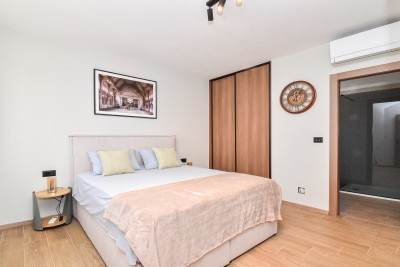 Renovirana istarska ljepotica s bazenom i prostranim dvorištem 14