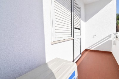 Prostran stan u centru grada s pogledom na more, svega 100 m od mora 5