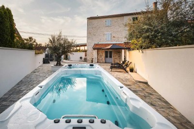 Renovated Istrian stone house, the last in a row, with a jacuzzi 26