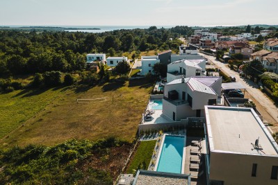 Luxury villa with pool near the sea 33