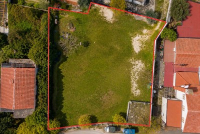 Umag okolica, građevinska parcela samo 150m od mora