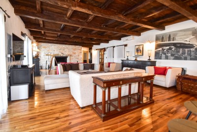 Autentica villa in pietra istriana con vista panoramica 10