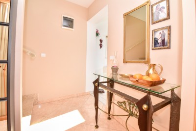 Casa con due appartamenti e un bel curato cortile 17