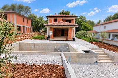 Kuća u roh-bau fazi, na mirnoj lokaciji blizu Poreča - u izgradnji 3