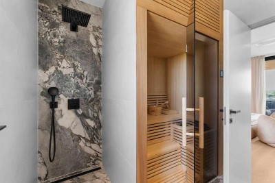 Luksuzni penthouse  s jacuzzijem i pogledom na more 16