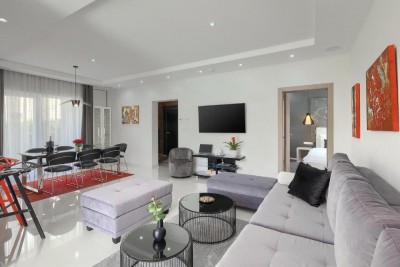 Luksuzna samostojeća vila s bazenom, wellness prostorom i uređenom okućnicom 8