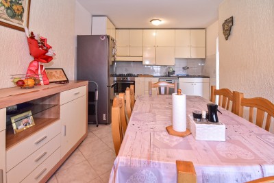 Investicijska prilika: kuća s građevinskim zemljištem za izgradnju 7 stanova, svega 700 m od mora 12