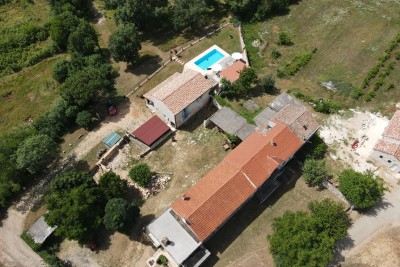 Istrian property with two houses and a lot of potential 4