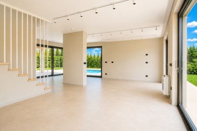 Poreč – Modern Villa with Pool, 2 km from the Sea
